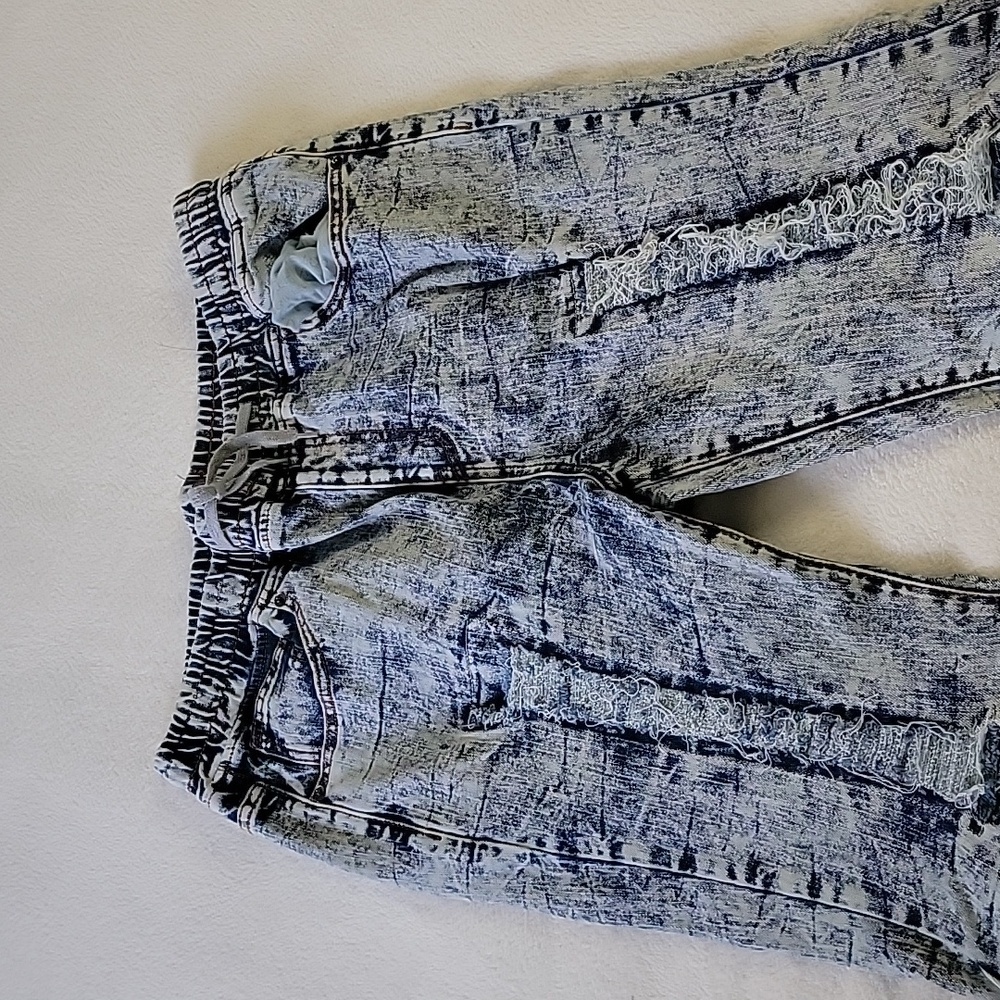 Distressed motor jean 👖 - Picture 2 of 8